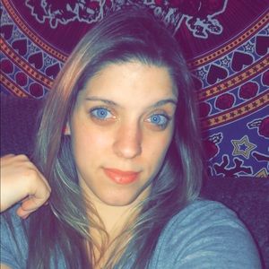 Meet your Posher, Alexandra